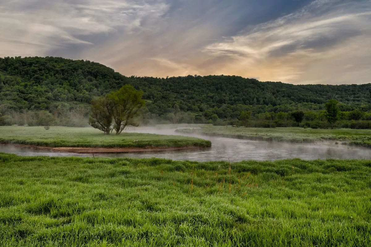 Why Valleys, Rivers and Coasts Fog First: A Local Fog Hotspot Guide